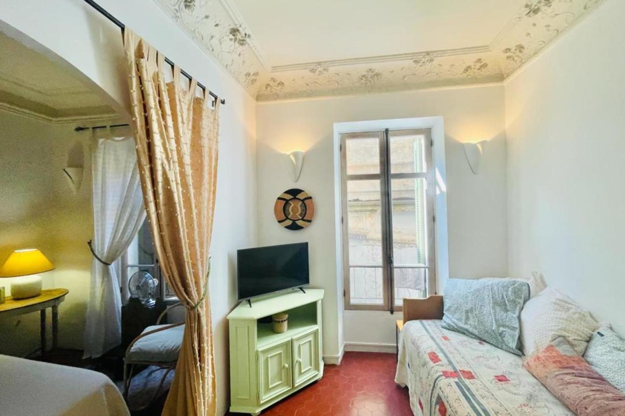 Great In The Heart Of Meynadier Old Neighbourhood ! *